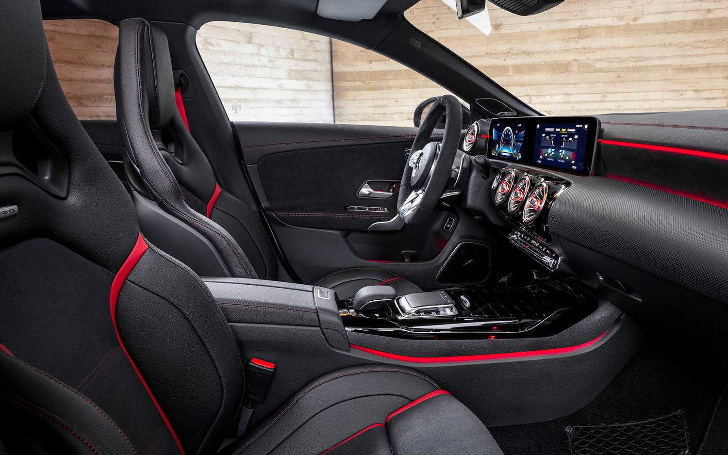 Comparison Bmw 3 Series 330i Xdrive 2019 Vs Mercedes